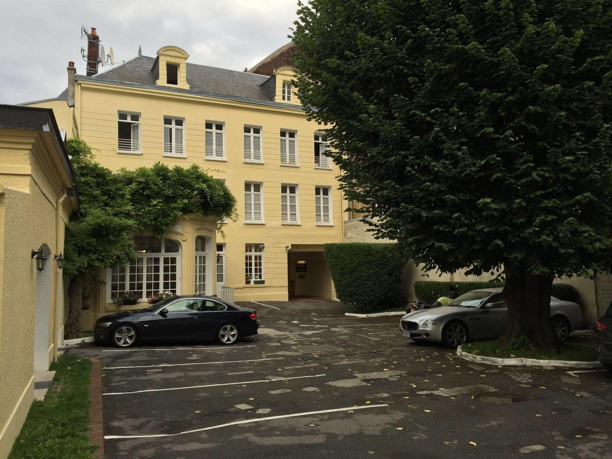 Hotel Memorial Saint-Quentin  Exteriör bild
